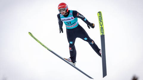 Skispringer Markus Eisenbichler im modernen V-Stil