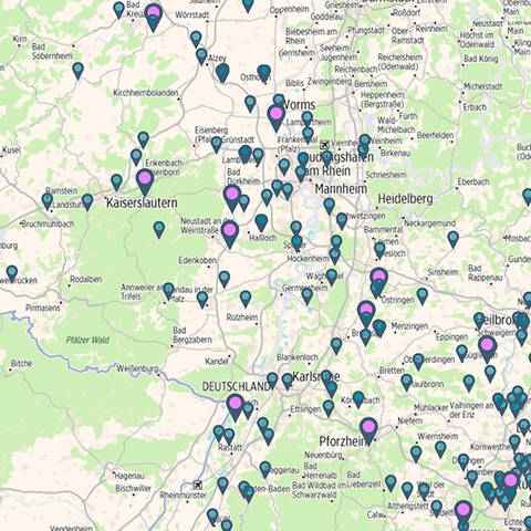 Pins der interaktiven #zuLAUT-Karte auf einer Map
